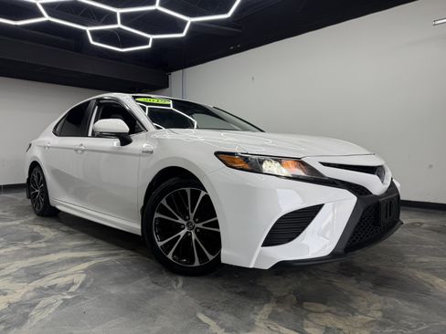 Used 2019 Toyota Camry SE image 6