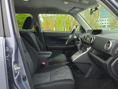 Used 2012 Scion xB FWD image 10