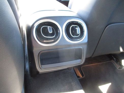 Used 2024 Mercedes-Benz C 300 Sedan image 13