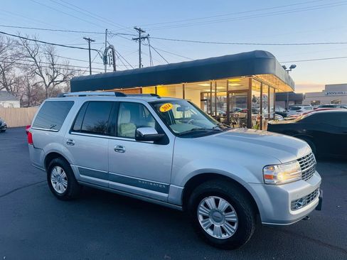 Used 2014 Lincoln Navigator 4WD image 11