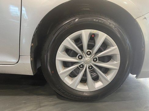 Used 2016 Toyota Camry LE FWD image 12