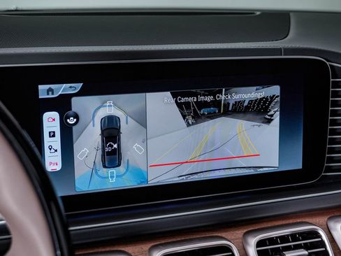 Used 2026 Mercedes-Benz Maybach GLS 600 4MATIC image 31