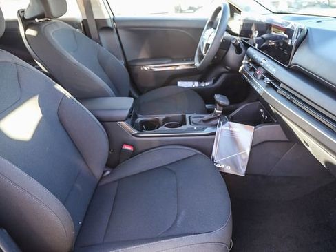 New 2026 Kia K4 LXS image 18