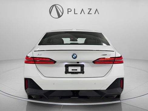 New 2026 BMW i5 eDrive40 w/ M Sport Package image 5