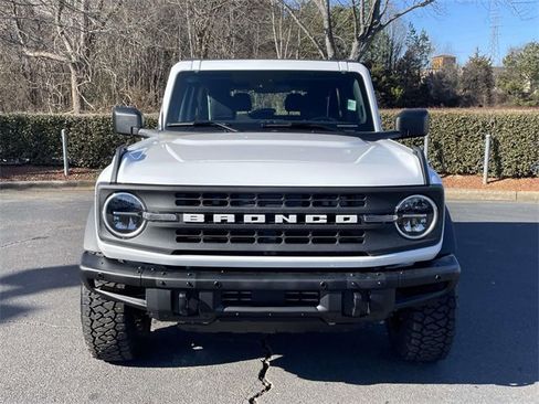 Used 2025 Ford Bronco Base image 2