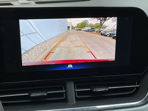 Used 2025 Chevrolet Trax LT image 31