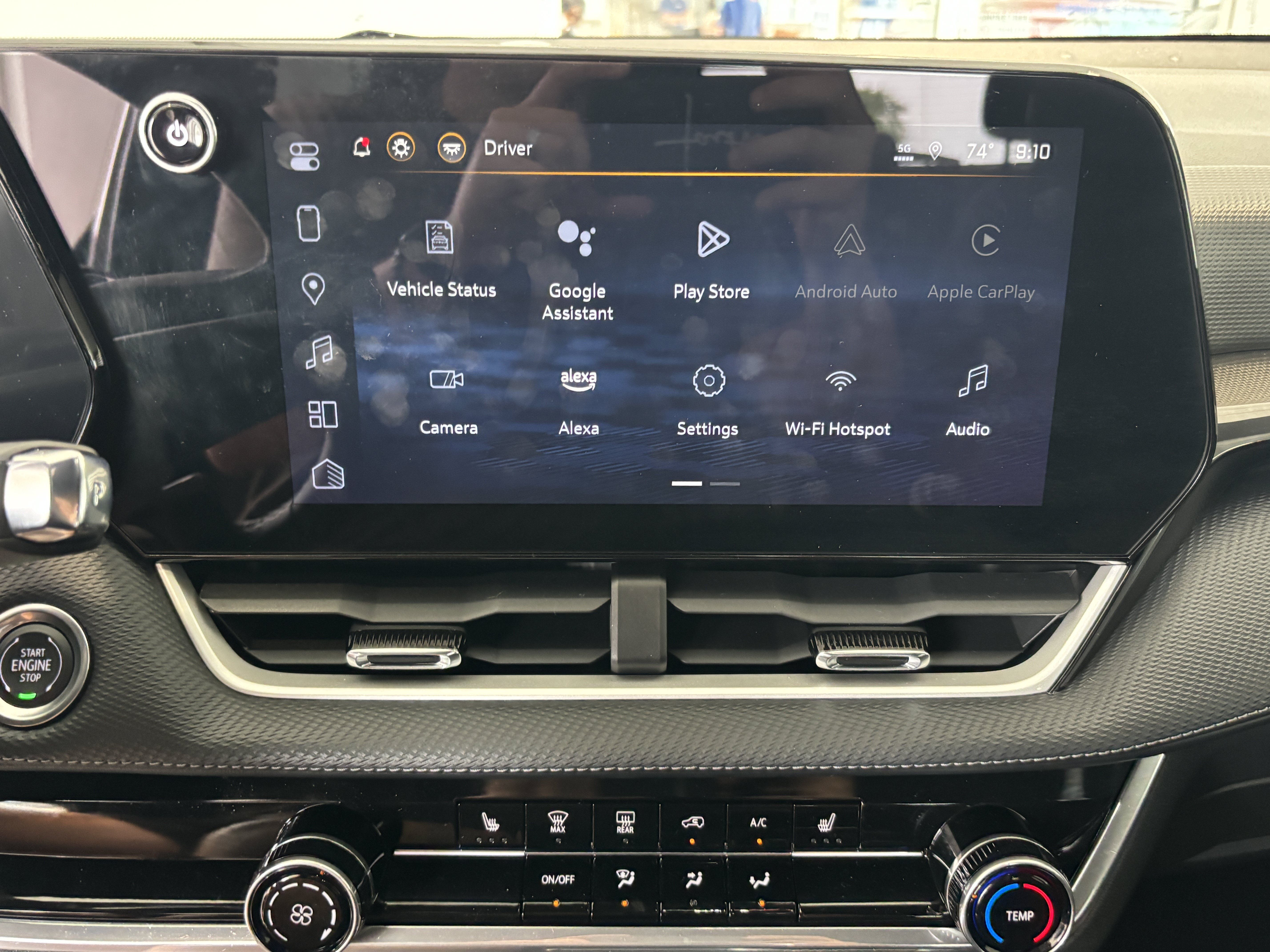 Used 2025 Chevrolet Equinox LT w/ Safety and Technology Package FWD image 14