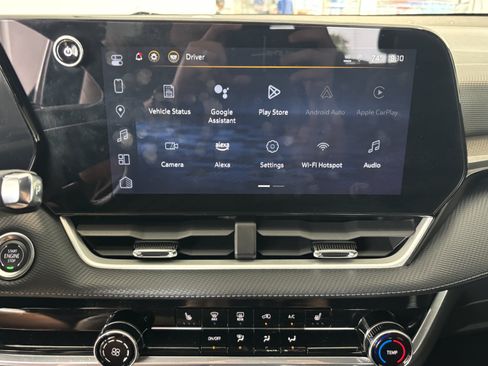 Used 2025 Chevrolet Equinox LT w/ Safety and Technology Package FWD image 14