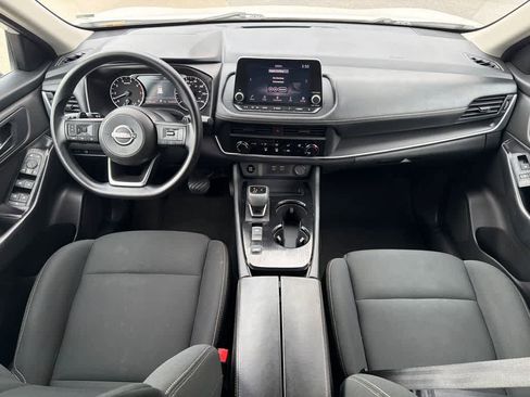 Used 2024 Nissan Rogue S FWD image 17