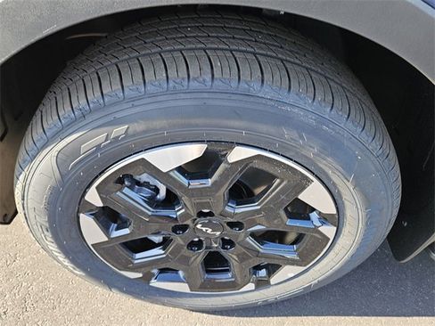 New 2025 Kia Sorento S image 14
