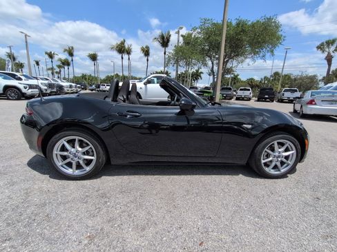 Used 2016 MAZDA MX-5 Miata Sport image 4