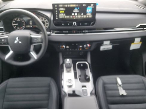 New 2026 Mitsubishi Outlander LE AWD/4WD image 22