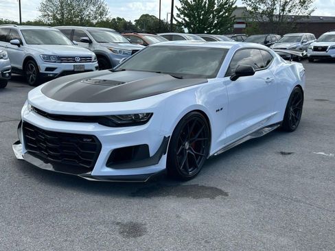 Used 2021 Chevrolet Camaro SS RWD image 7
