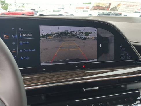 Used 2023 Cadillac Escalade Premium Luxury AWD/4WD image 14