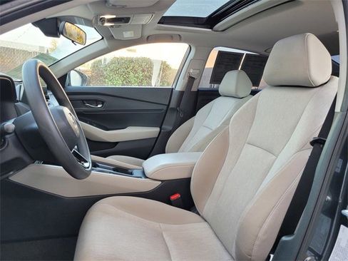 Used 2023 Honda Accord EX image 12