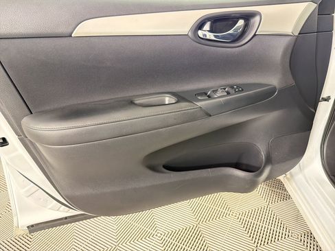 Used 2017 Nissan Sentra S FWD image 13