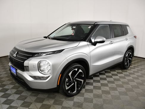 Used 2022 Mitsubishi Outlander ES AWD/4WD image 10