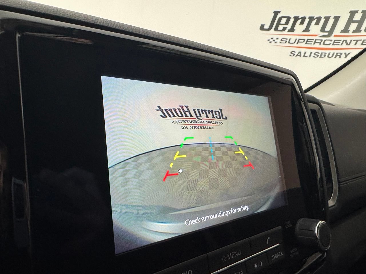 Used 2024 Nissan Frontier SV w/ Tow Package RWD image 3
