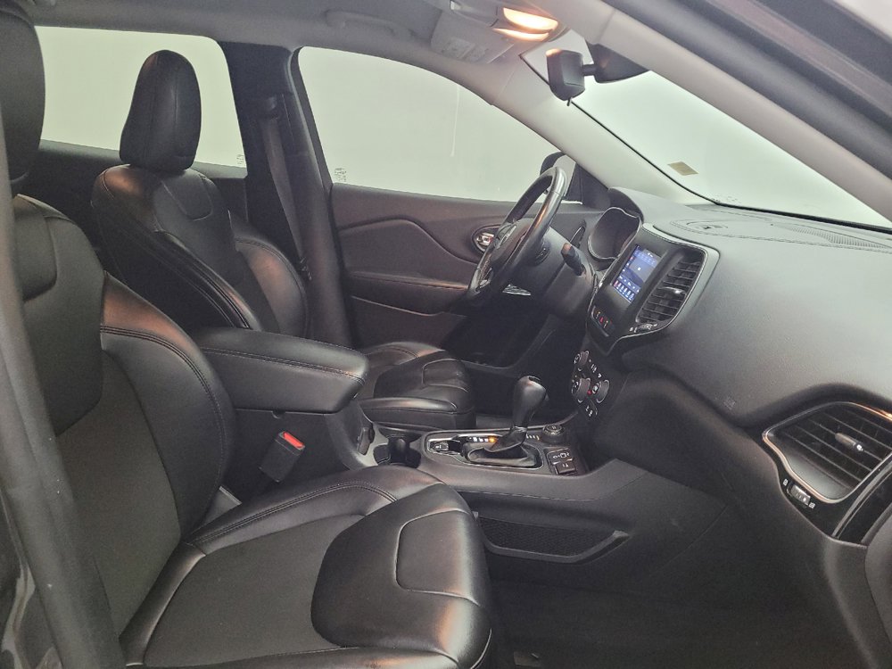 Used 2021 Jeep Cherokee Latitude Plus AWD/4WD image 21