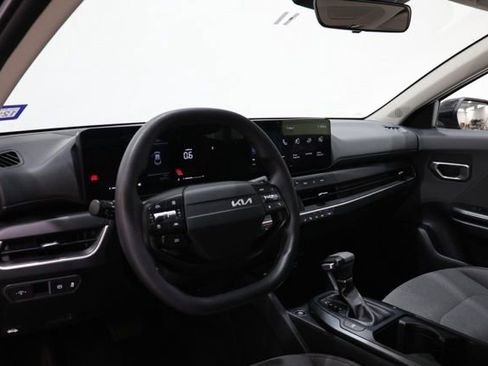 Used 2025 Kia K4 LXS image 16