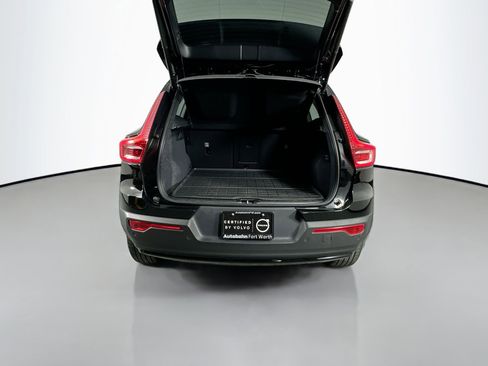 Certified 2023 Volvo XC40 B5 Plus w/ Climate Package image 26