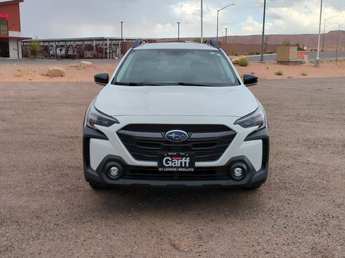 Used 2024 Subaru Outback Premium AWD/4WD image 9