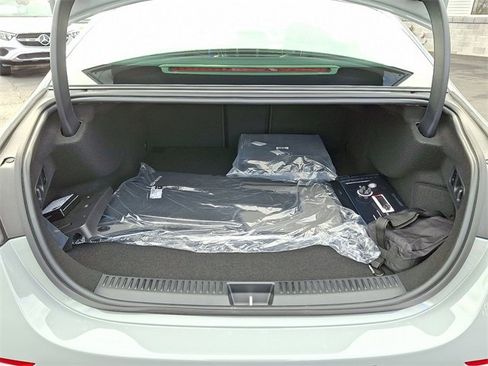 New 2026 Mercedes-Benz E 53 AMG e 4MATIC Sedan image 23