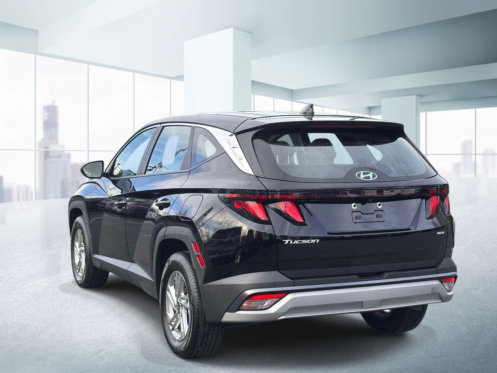 Used 2025 Hyundai Tucson SE AWD/4WD image 3