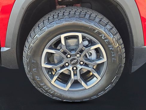 New 2026 Chevrolet Equinox ACTIV w/ Safety and Technology Package image 10