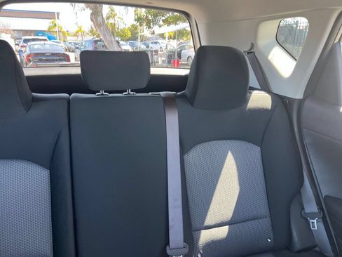 Used 2025 Kia Soul LX w/ LX Technology Package FWD image 37