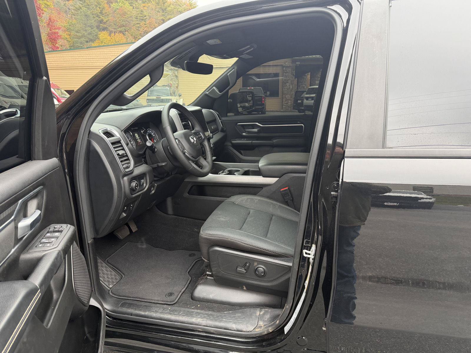 Used 2025 RAM 1500 Big Horn AWD/4WD image 10