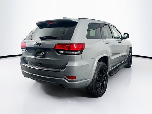 Used 2020 Jeep Grand Cherokee Altitude AWD/4WD image 9