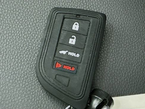 Used 2025 Acura RDX SH-AWD image 38