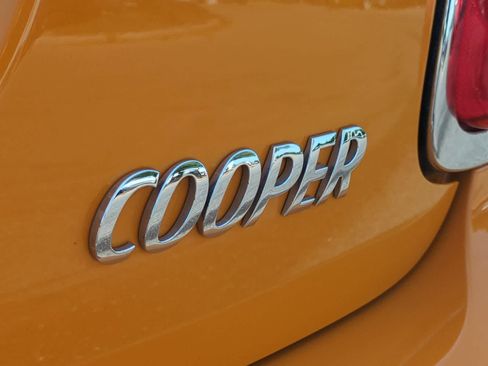 Used 2015 MINI Cooper 4-Door Hardtop FWD image 13
