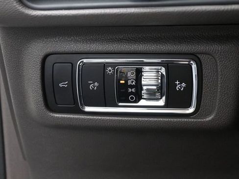 Used 2023 Lincoln Corsair AWD image 19