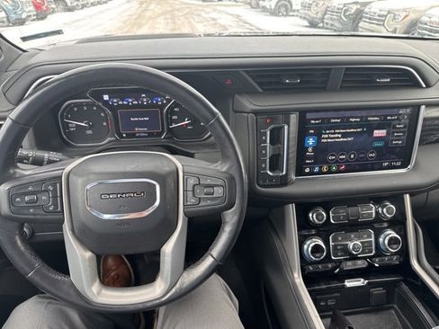Used 2021 GMC Yukon Denali w/ Denali Premium Package image 4