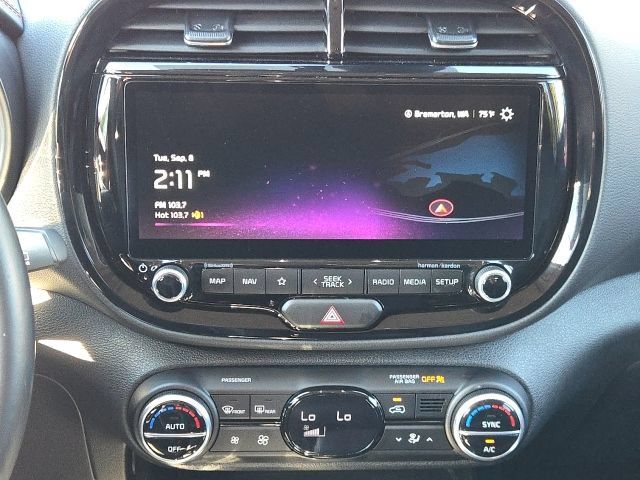 Used 2023 Kia Soul GT-Line w/ GT-Line Technology Package FWD image 3