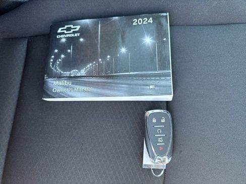 Used 2024 Chevrolet Malibu LT image 17