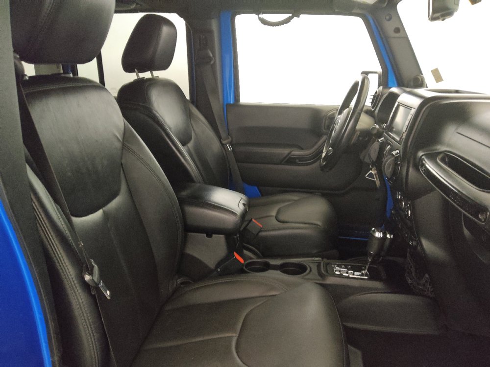 Used 2014 Jeep Wrangler Unlimited Sahara AWD/4WD image 21