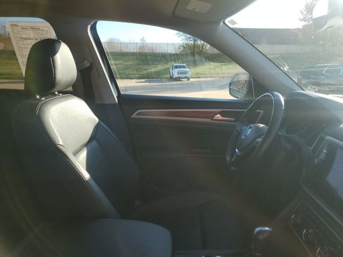 Used 2019 Volkswagen Atlas SE image 33