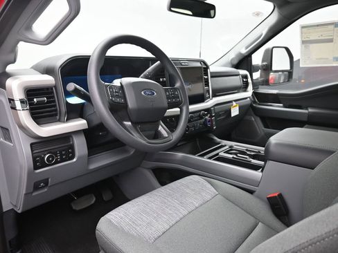 New 2026 Ford F250 XLT w/ XLT Premium Package AWD/4WD image 19