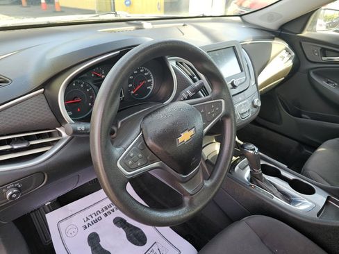 Used 2018 Chevrolet Malibu LS image 17