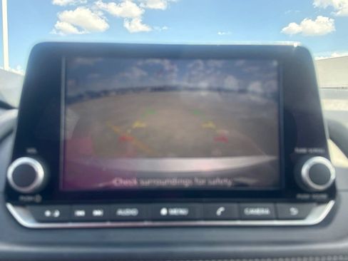 Certified 2025 Nissan Rogue SV FWD image 45