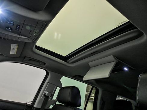 Used 2020 GMC Yukon SLT w/ Premium Edition image 15