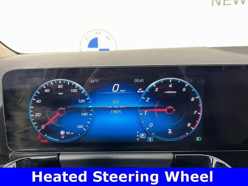 Used 2023 Mercedes-Benz GLA 250 4MATIC w/ Premium Package image 4