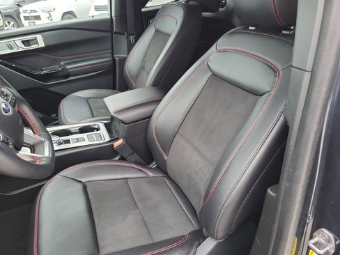 Used 2023 Ford Explorer ST-Line w/ Class IV Trailer Tow Package image 16