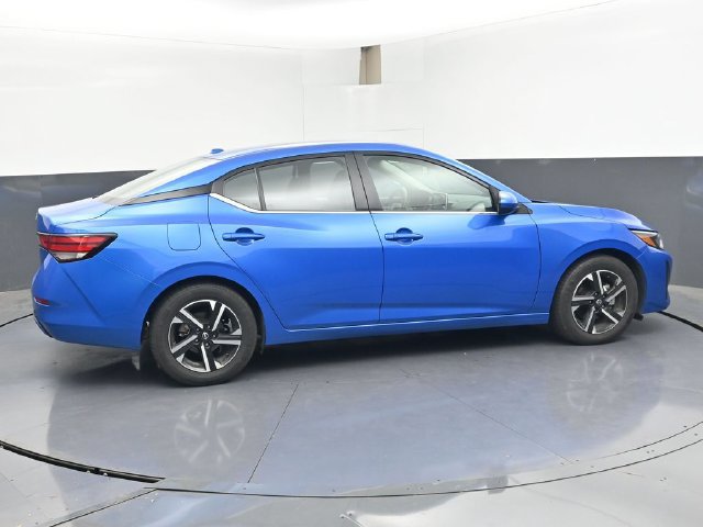 Used 2025 Nissan Sentra SV FWD image 3