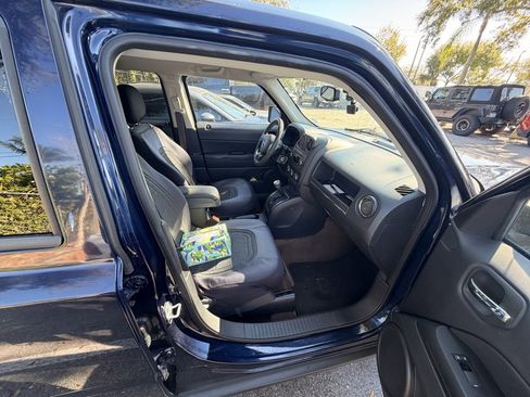 Used 2017 Jeep Patriot Sport w/ Power Value Group image 8