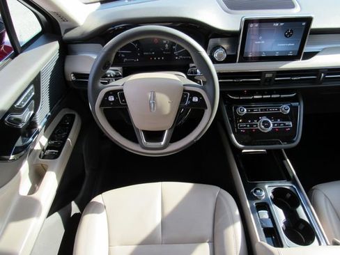 Used 2022 Lincoln Corsair FWD image 16
