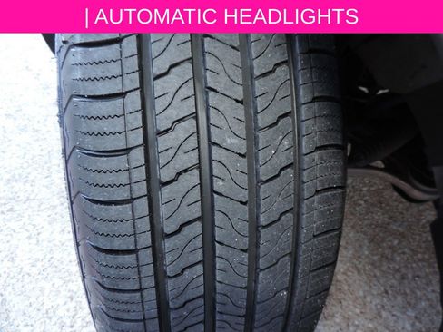 Certified 2023 Nissan Pathfinder SL w/ Black Appearance Package image 12